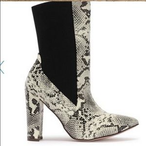 Chase and Chloe snake booties /boots